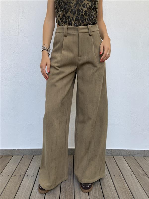 ELEH 
PANTALONI 
250122
