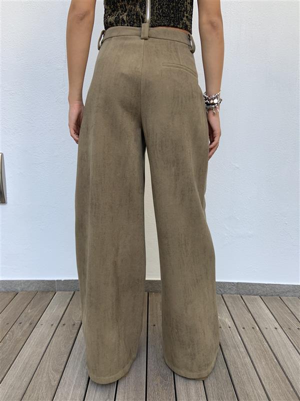 ELEH 
PANTALONI 
250122